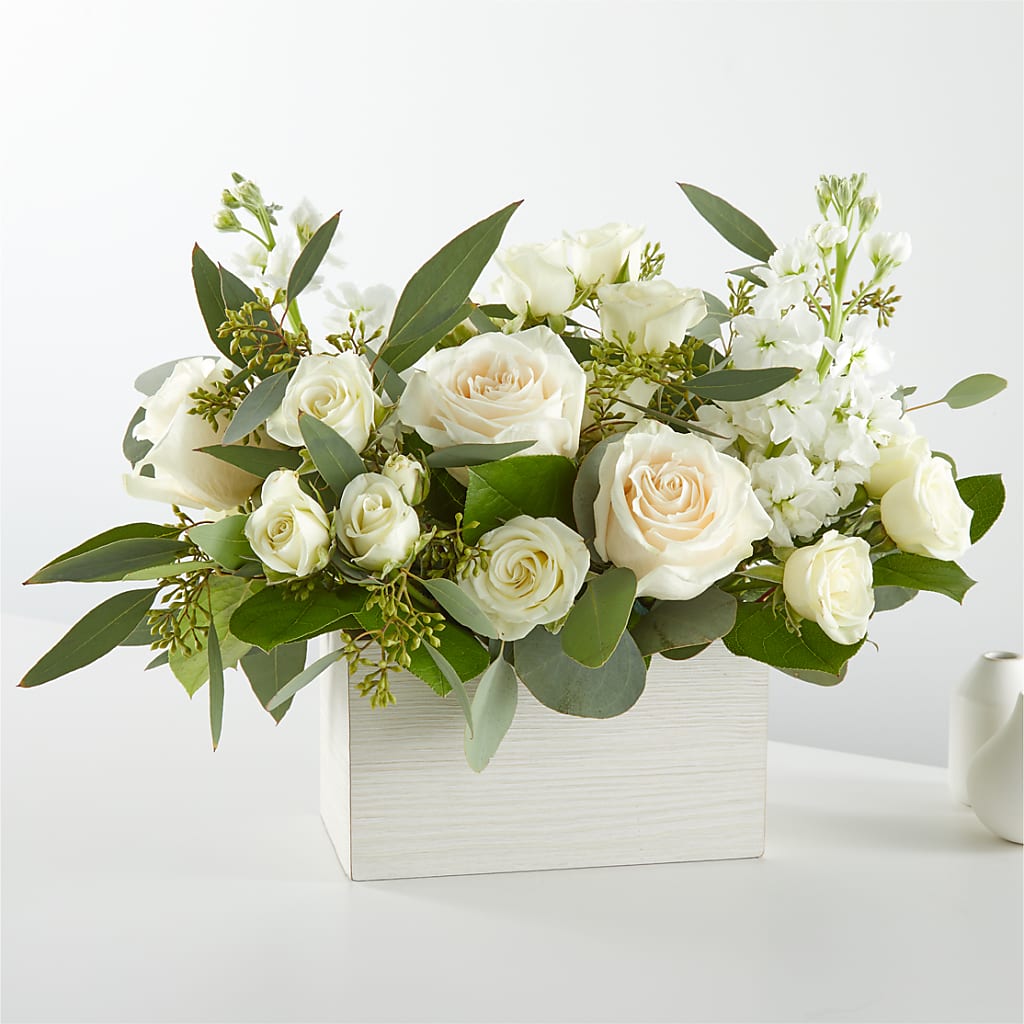 Fresh Linen Box Bouquet – MOORE'S FLOWERS & GIFTS, Fayette AL