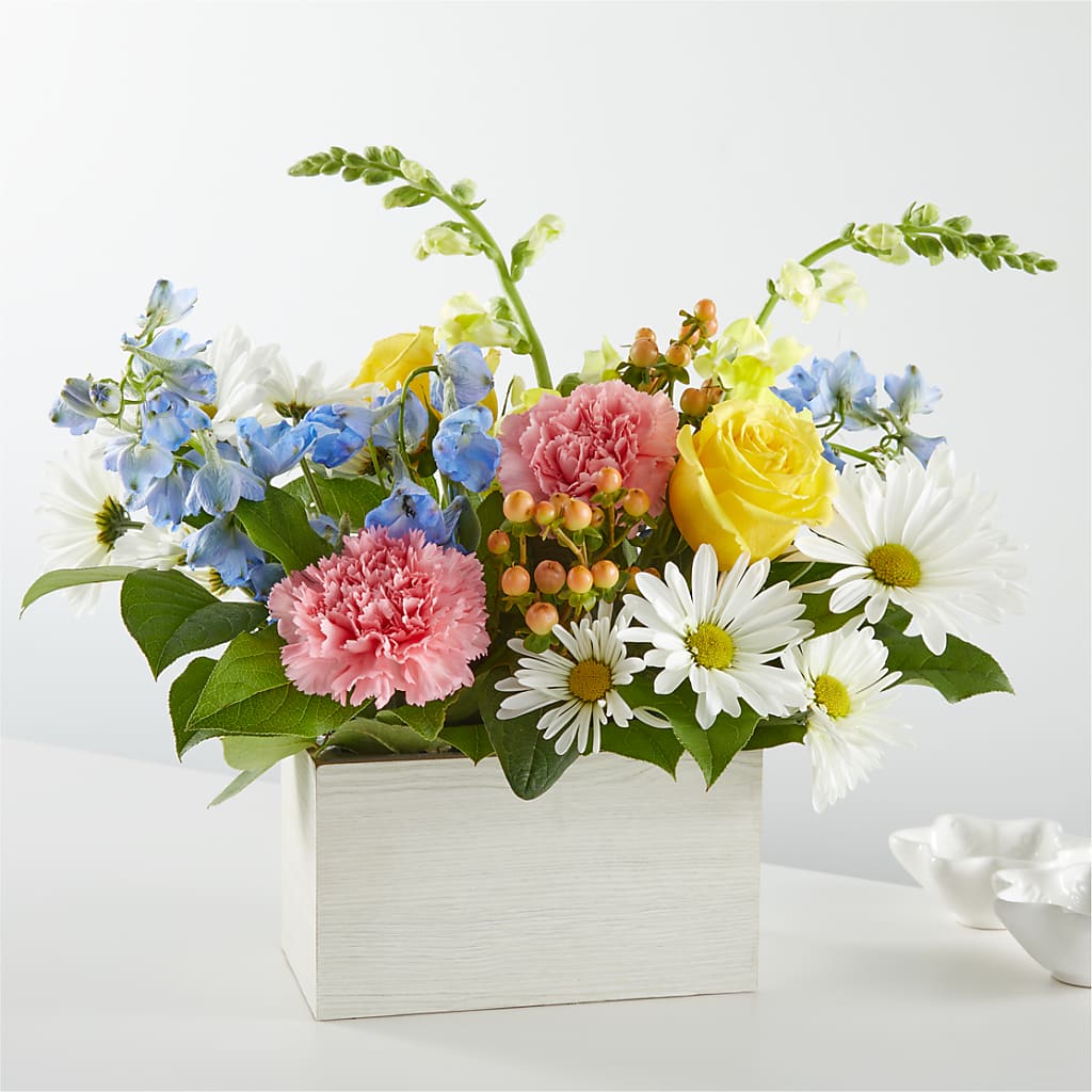 Sun Salutation Box Bouquet – MOORE'S FLOWERS & GIFTS, Fayette AL