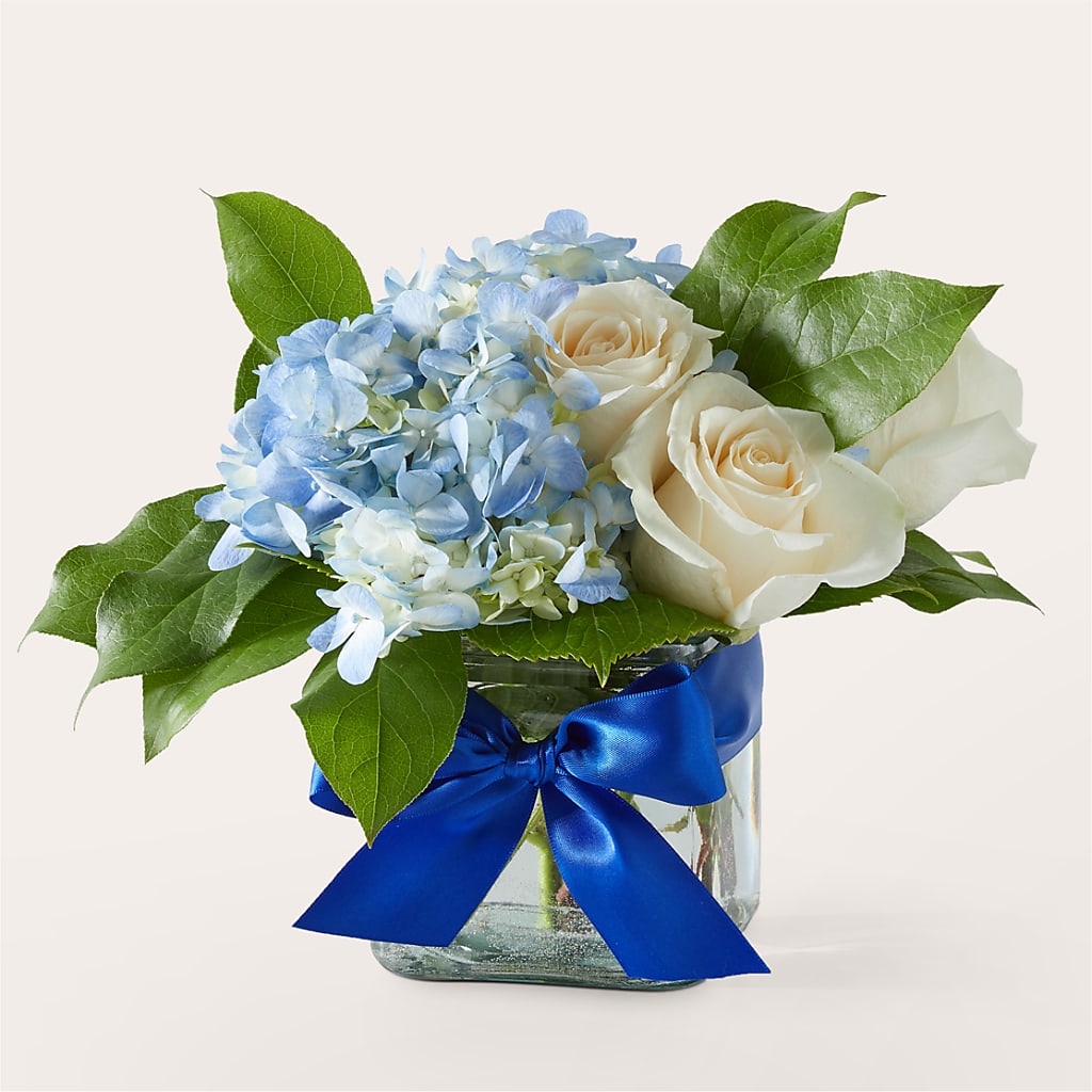 Sky Blue Delight Bouquet – MOORE'S FLOWERS & GIFTS, Fayette AL