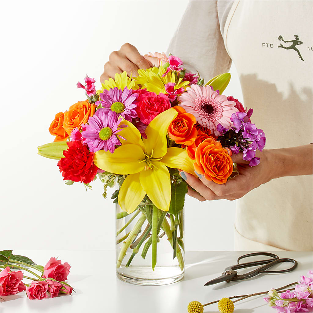 Cue the Confetti - A Florist Original – MOORE'S FLOWERS & GIFTS, Fayette AL