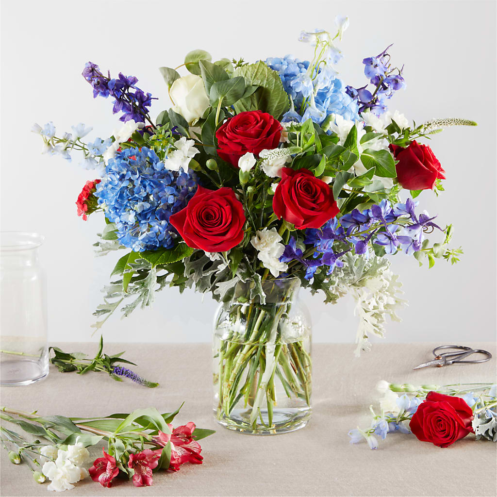 Star Spangled - A Florist Original – MOORE'S FLOWERS & GIFTS, Fayette AL