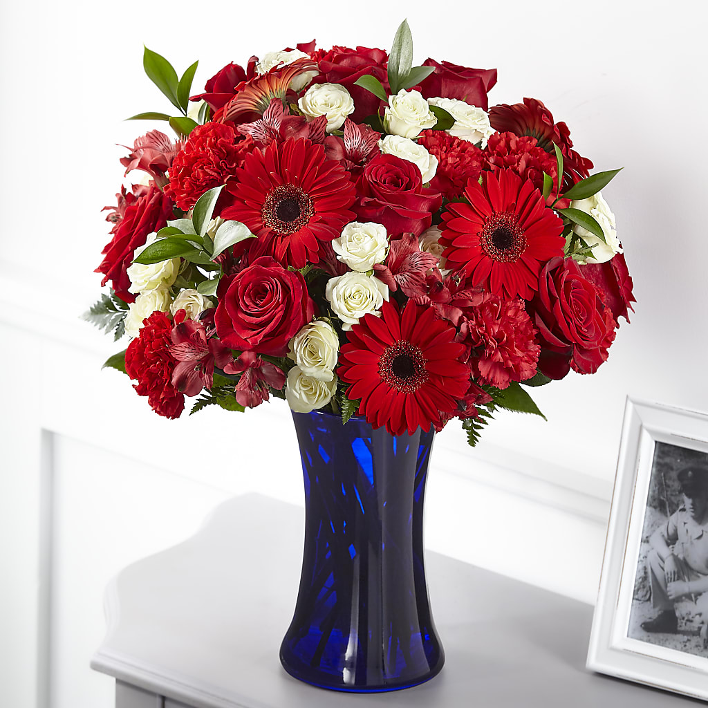 Hearts Embrace Bouquet – MOORE'S FLOWERS & GIFTS, Fayette AL