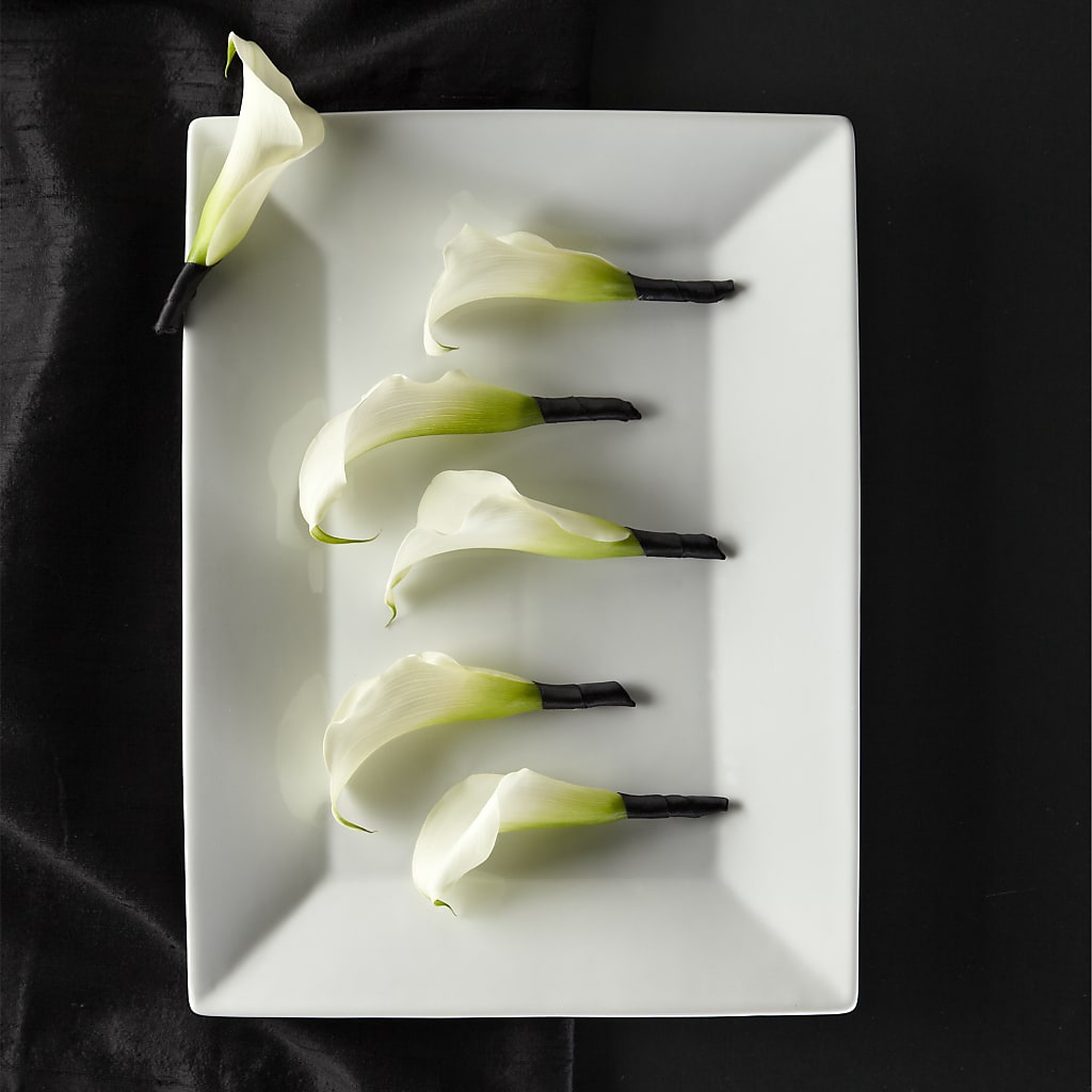 Calla Lily Promise Boutonniere – MOORE'S FLOWERS & GIFTS, Fayette AL