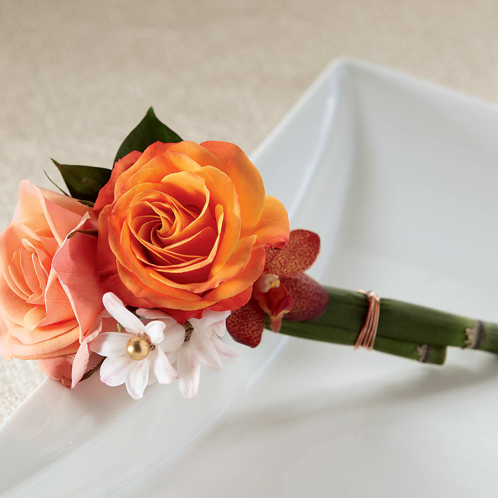 Sunset Dream Boutonniere – MOORE'S FLOWERS & GIFTS, Fayette AL