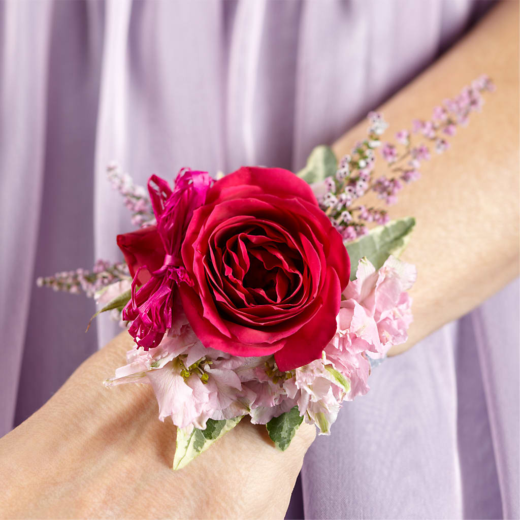 Rose Charm Corsage – MOORE'S FLOWERS & GIFTS, Fayette AL