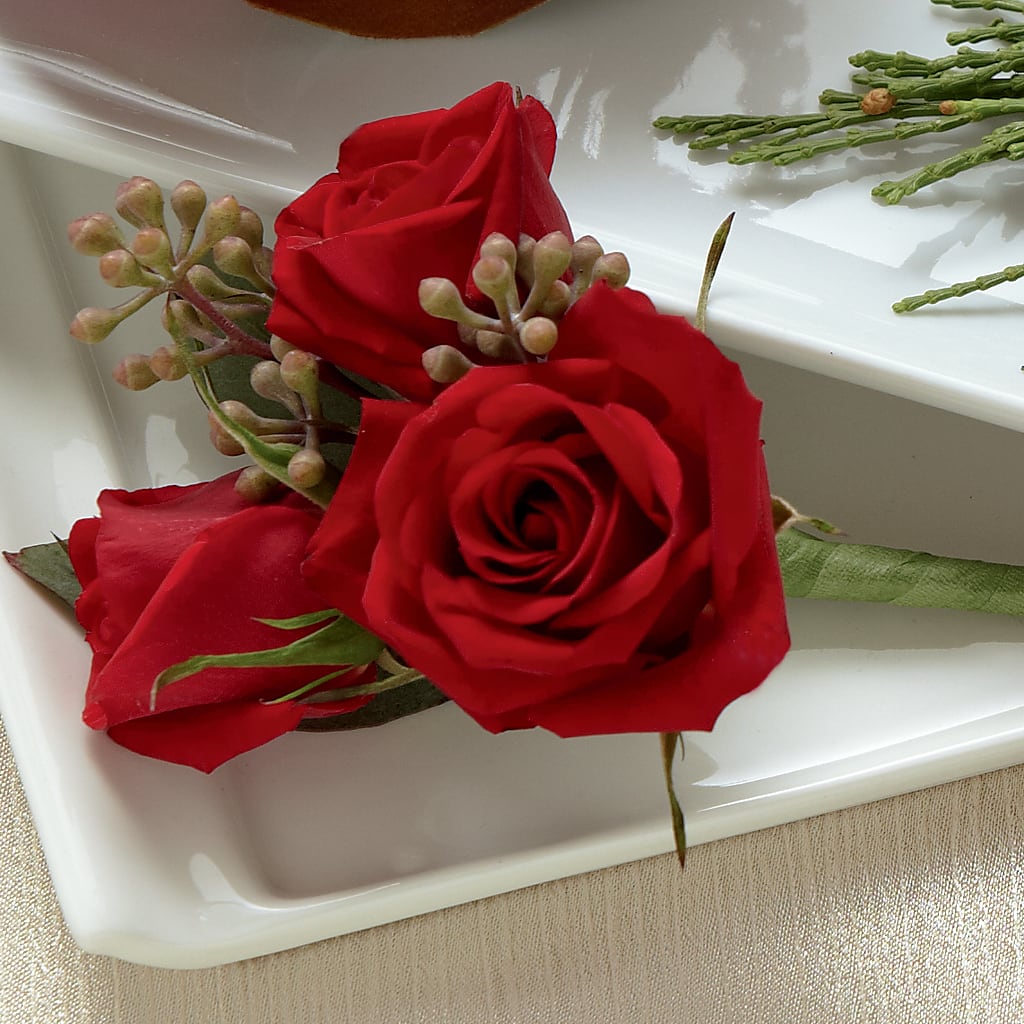 Red Spray Rose Boutonniere – MOORE'S FLOWERS & GIFTS, Fayette AL