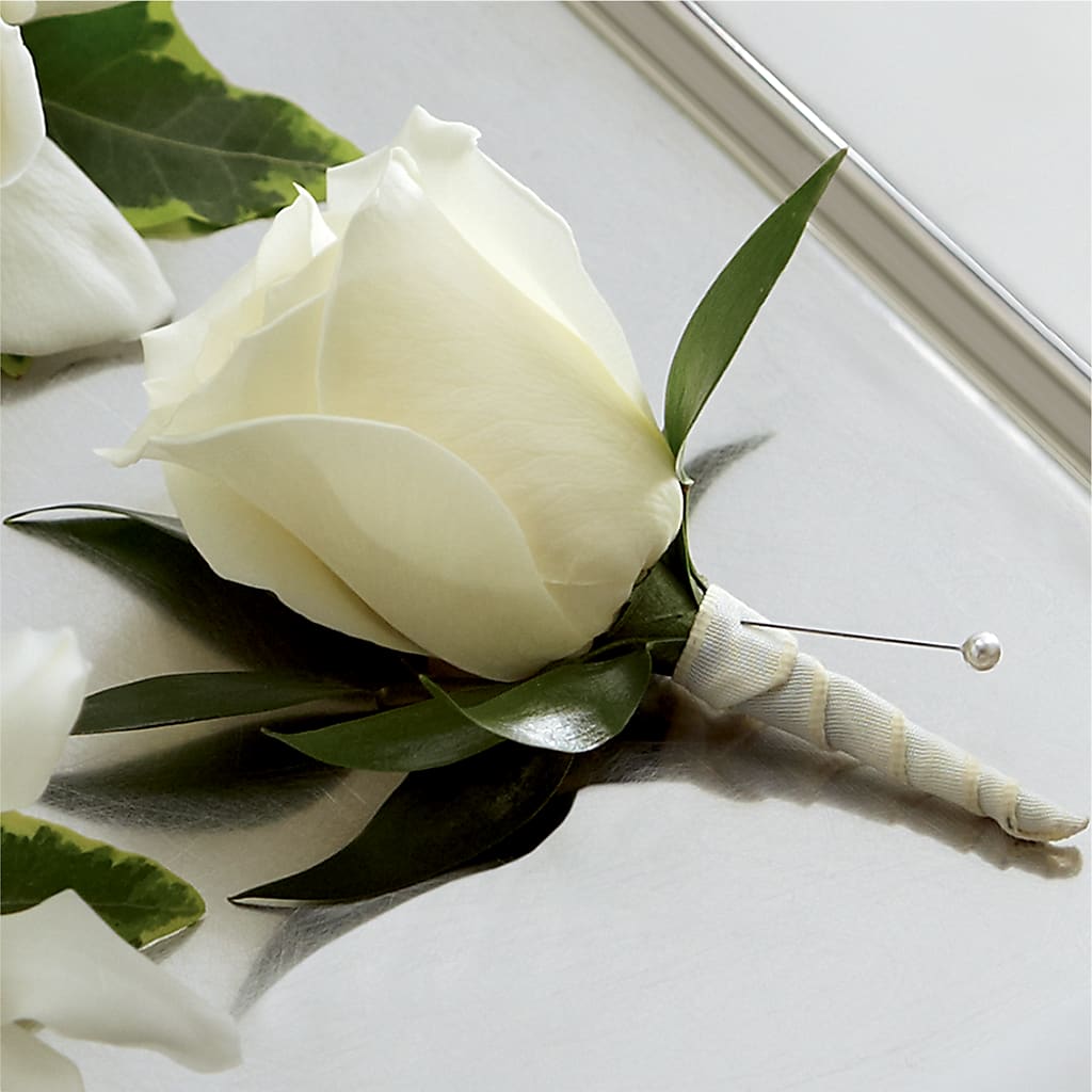 White Rose Boutonniere – MOORE'S FLOWERS & GIFTS, Fayette AL