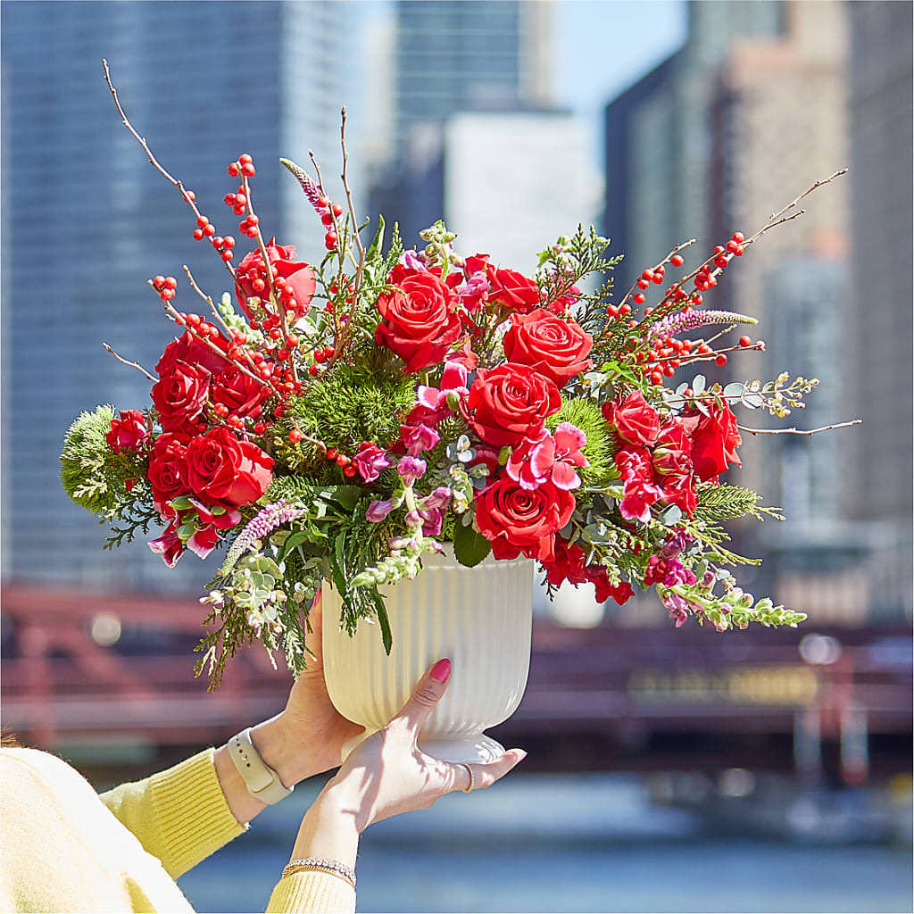 Big Red Bow Bouquet – MOORE'S FLOWERS & GIFTS, Fayette AL