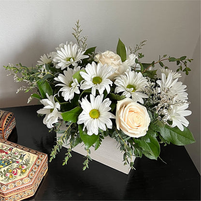 Fresh Linen Box Bouquet – MOORE'S FLOWERS & GIFTS, Fayette AL