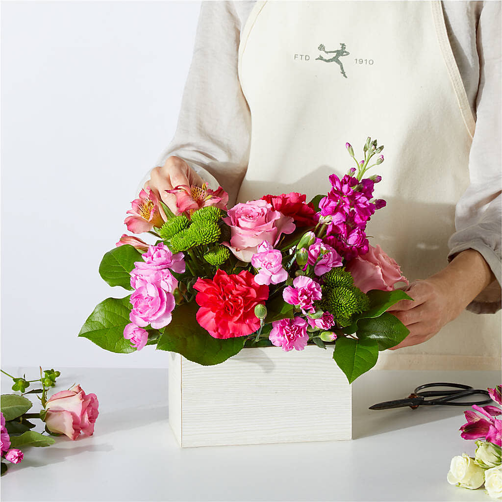 Sweetberry Box – A Florist Original – MOORE'S FLOWERS & GIFTS, Fayette AL