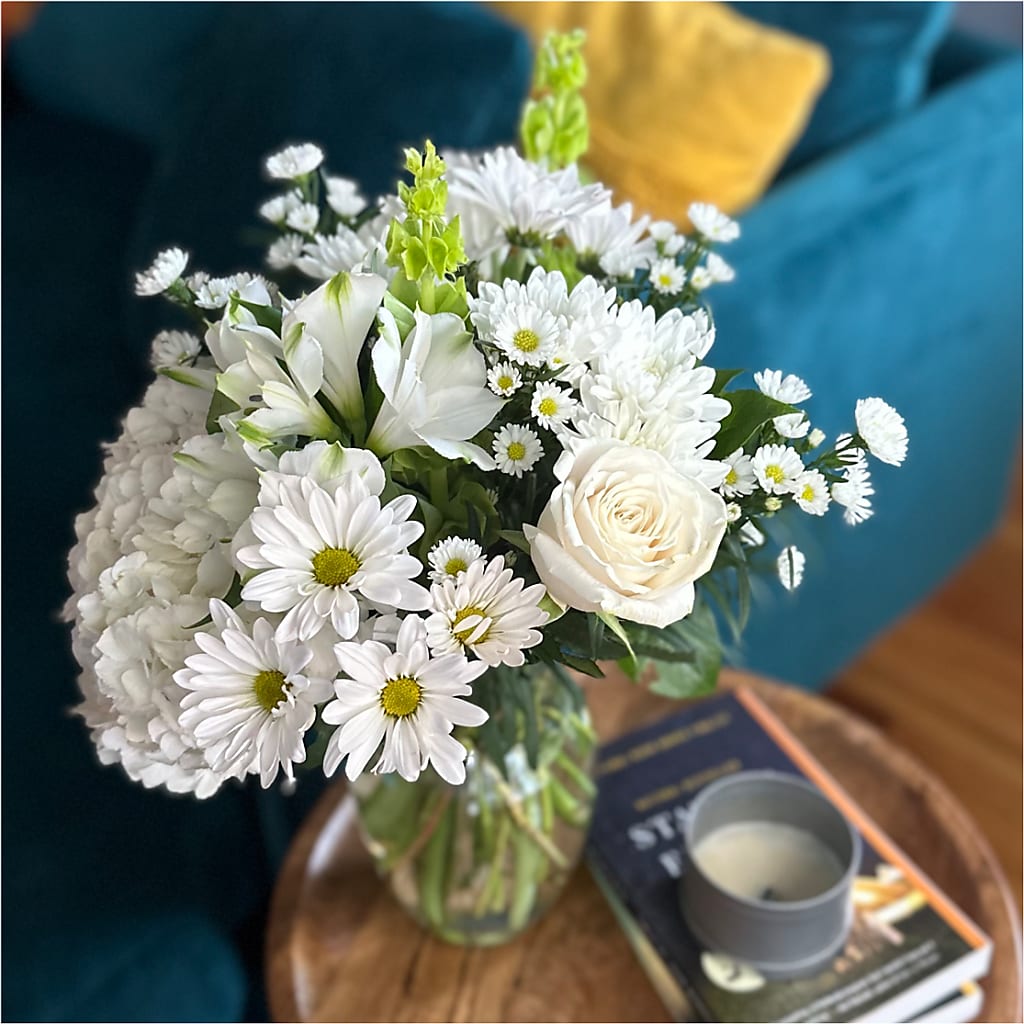 Classic Ivory – A Florist Original – MOORE'S FLOWERS & GIFTS, Fayette AL