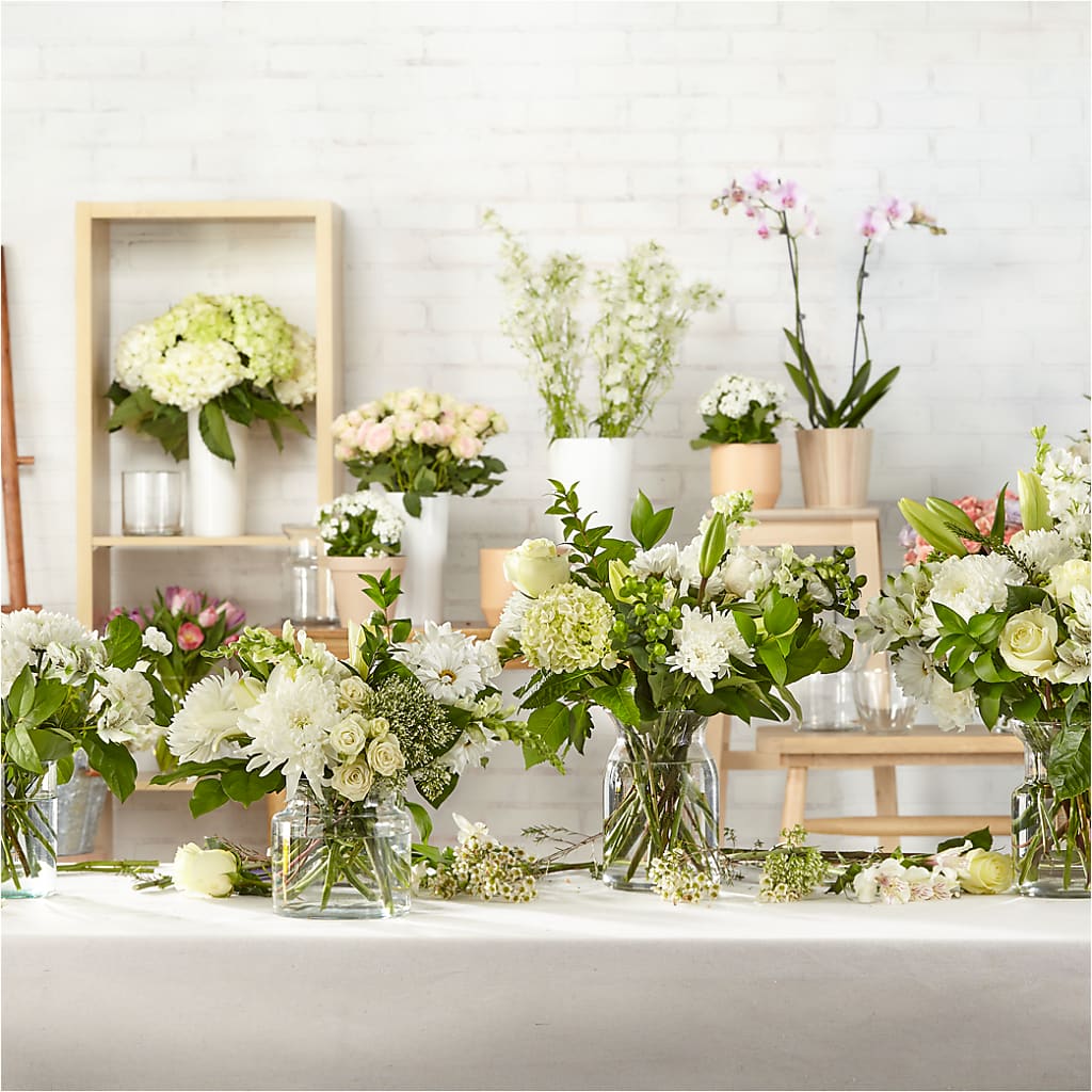 Classic Ivory – A Florist Original – MOORE'S FLOWERS & GIFTS, Fayette AL