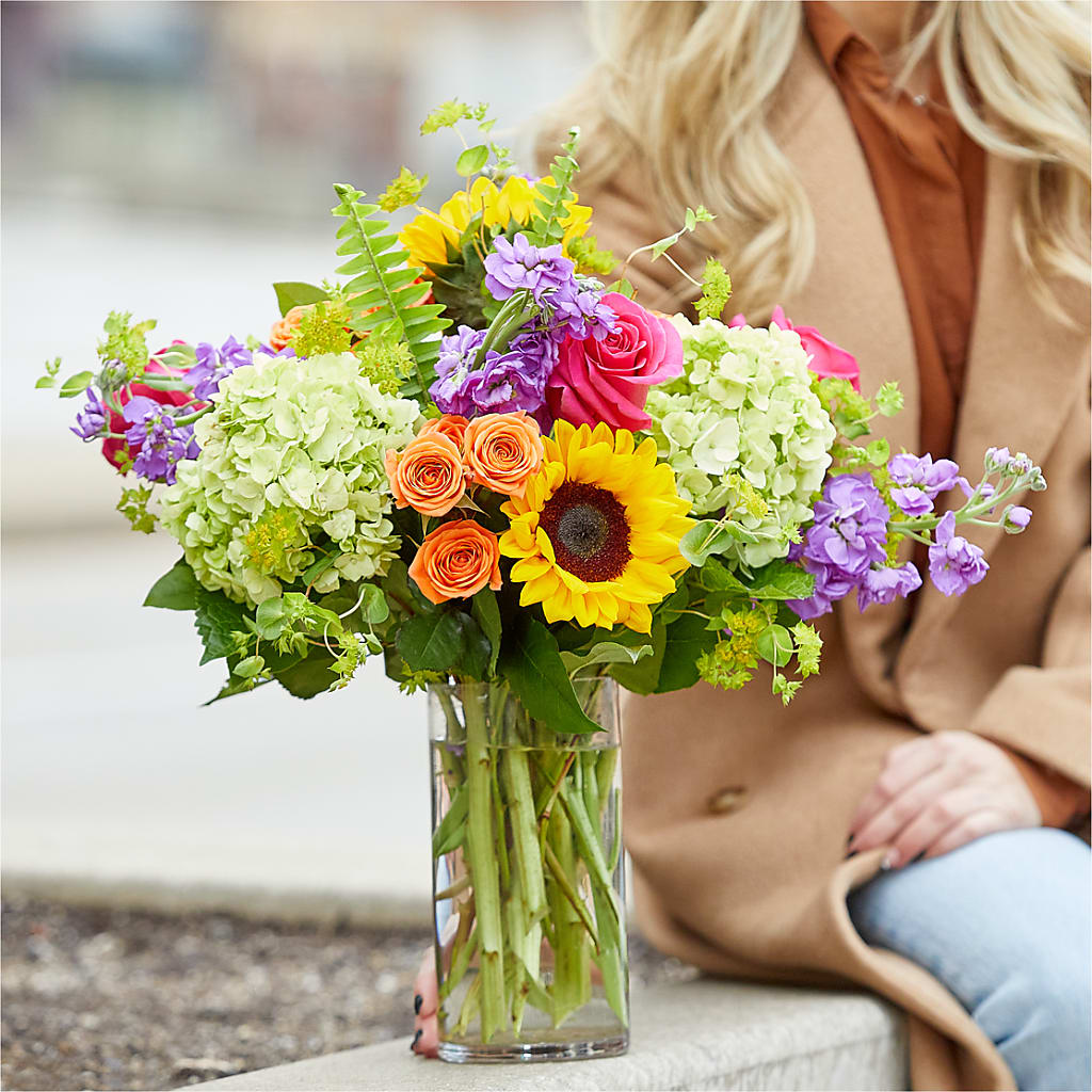 Vibrant Greetings Bouquet – MOORE'S FLOWERS & GIFTS, Fayette AL