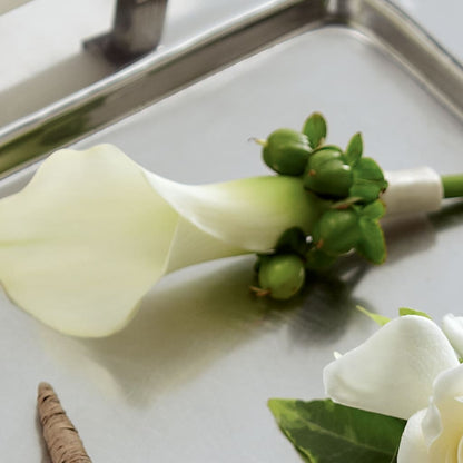White Calla Boutonniere – MOORE'S FLOWERS & GIFTS, Fayette AL